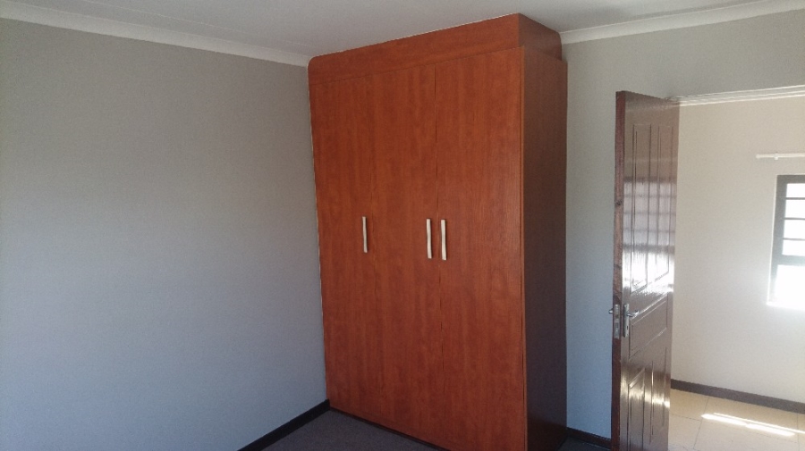 To Let 3 Bedroom Property for Rent in Hillside Free State